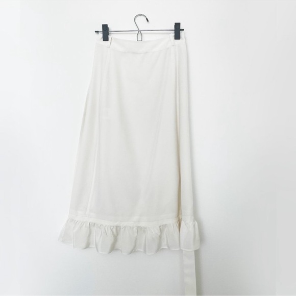 SEZANE- Adriana Skirt in Ecru. 100% Silk!  Lined wrap-around. Size 4. Gorgeous! - Picture 4 of 7